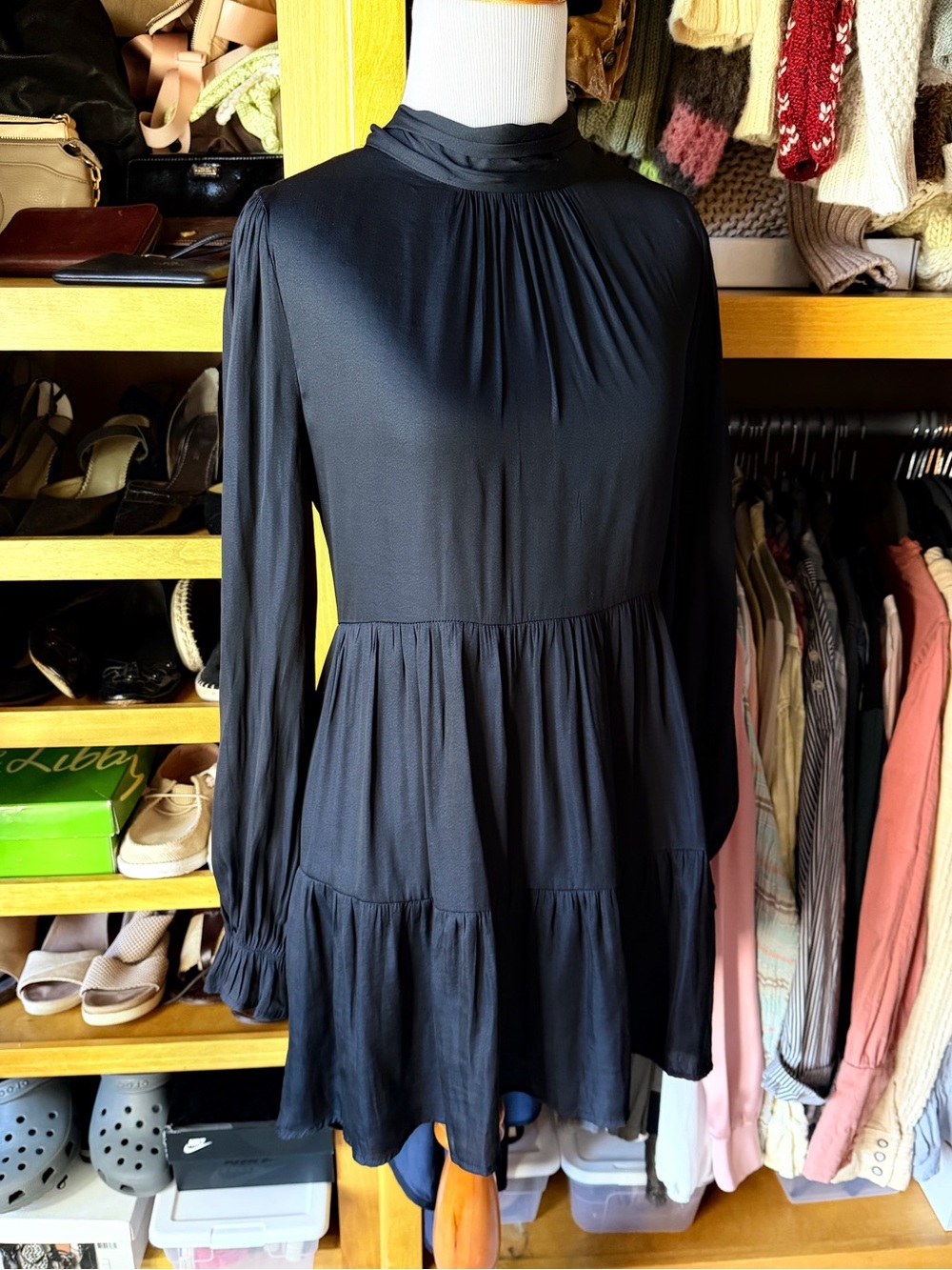 MUSTARD SEED Black Long-Sleeve Tiered Midi Dress with Back Tie